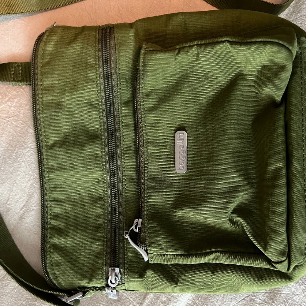 BAGGALLINI - Modern Pocket Crossbody - Green with Pink Interior  - VGUC - Picture 10 of 16